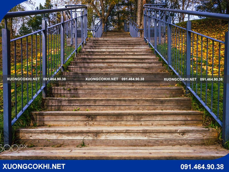Cầu thang sắt Quang Sáng CTS-48